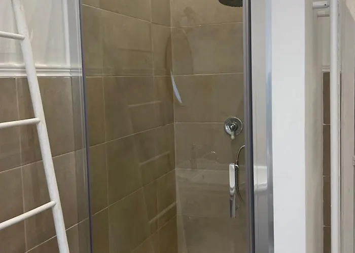 Donnafrancaflorio Affittacamere 4*