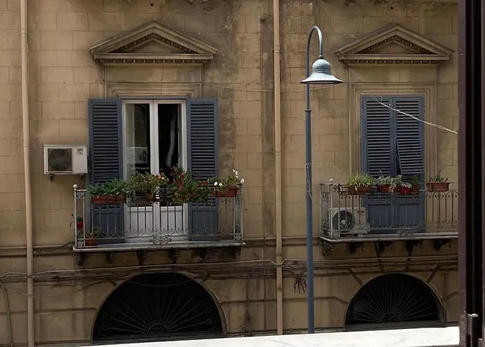 Donnafrancaflorio Affittacamere 4*